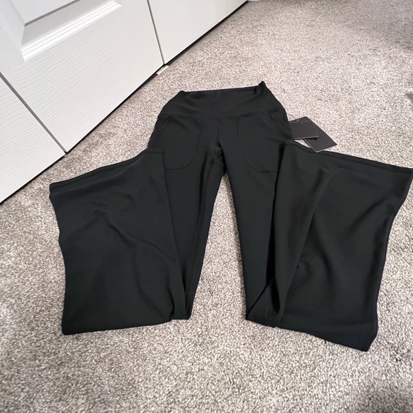 90 degrees By Reflex wide leg legging - Picture 2 of 10